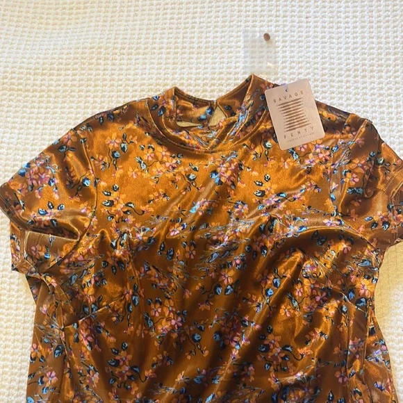 Too small - Picture 3 of 3